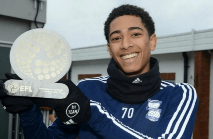 几度哽咽，孙兴慜结束十年热刺生涯（数度哽咽，孙兴慜告别十年热刺岁月）