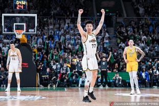 利物浦vs埃因霍温：伊萨克替补，加克波战旧主，萨拉赫首发（利物浦迎战埃因霍温：萨拉赫首发，加克波对旧主，伊萨克替补待命）