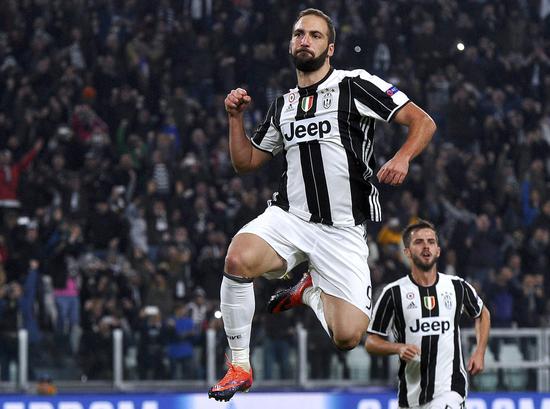 意媒：桑德兰想先租后买从米兰签圣地亚哥，已联系球员经纪人（意媒：桑德兰欲以租借+买断方式从米兰引进圣地亚哥，已与其经纪人接触）