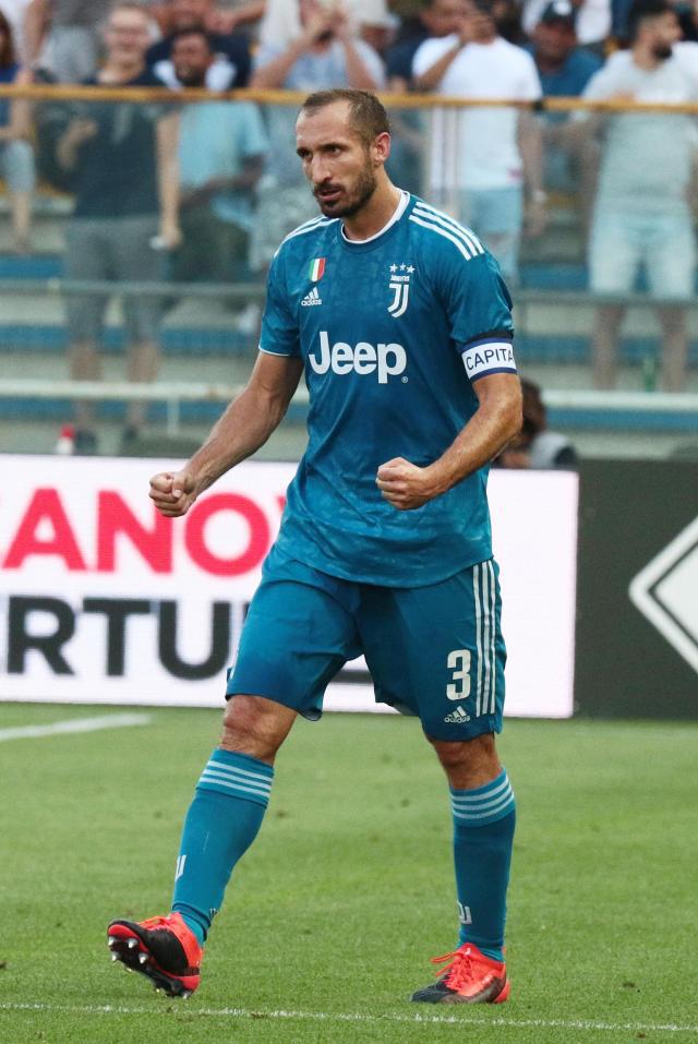 皇马欧冠大名单：姆巴佩、维尼修斯领衔，赫伊森、裤袜缺席（皇马欧冠名单出炉：姆巴佩、维尼修斯领衔，赫伊森、裤袜缺阵）