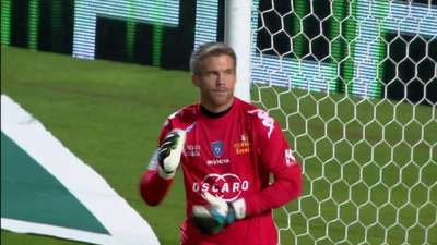 TA：前职业扑克选手执教球队升入奥超，善于理性做出战术调整（TA：从职业扑克到主帅，他率队升上奥超，理性决策精于战术调整）